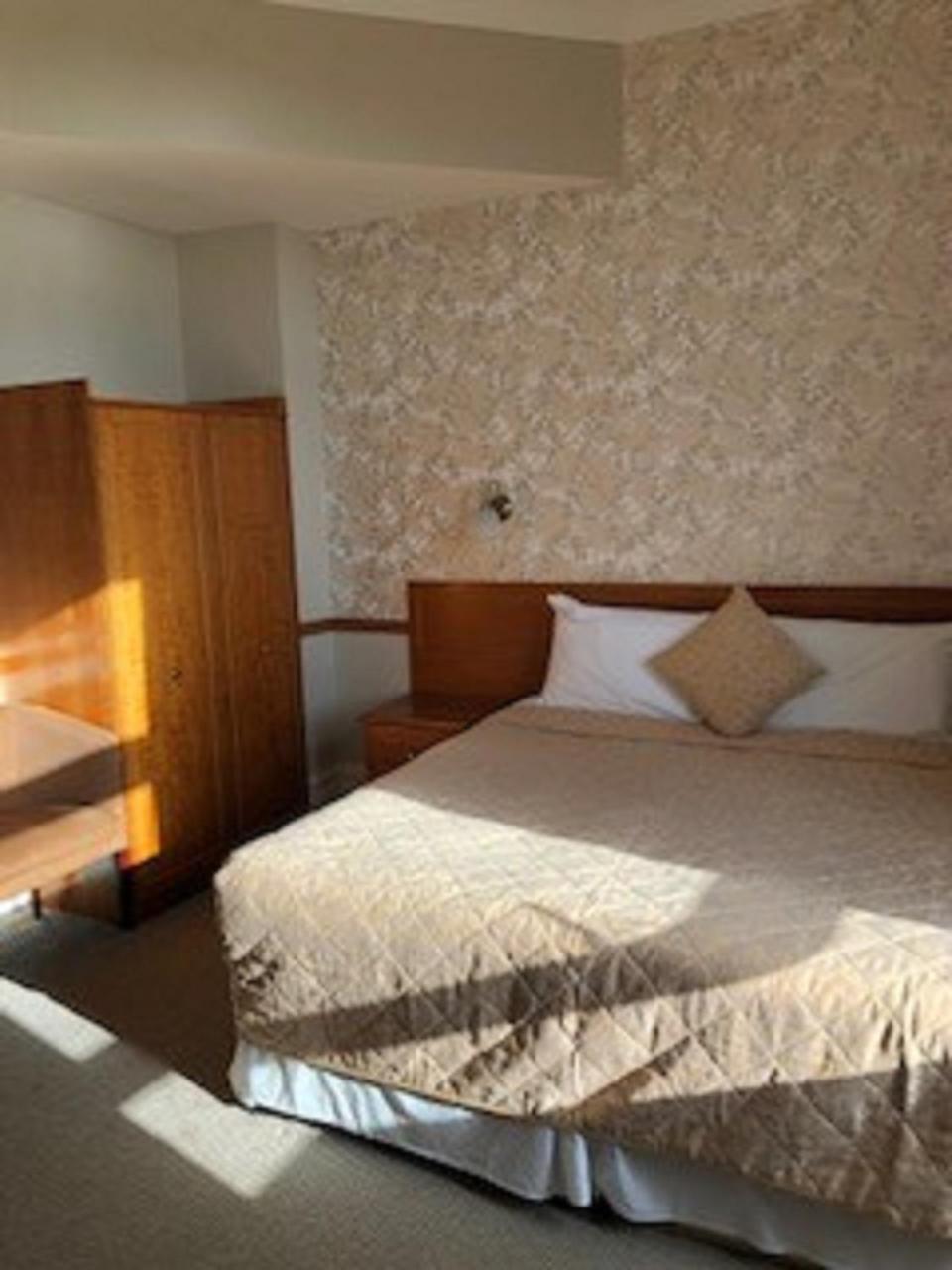 The Ocean View Hotel Борнмът Екстериор снимка