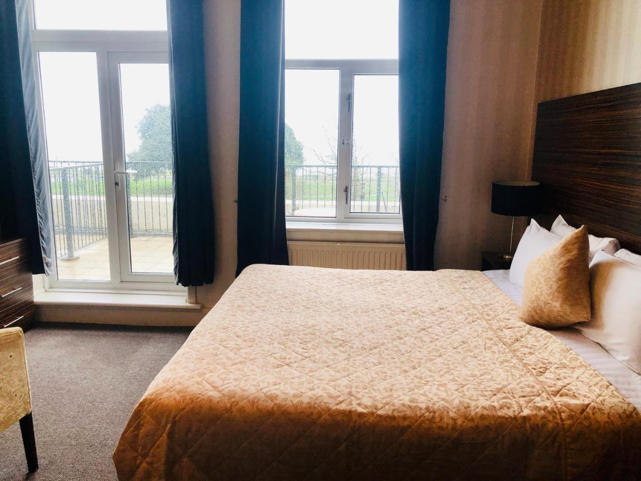 The Ocean View Hotel Борнмът Екстериор снимка