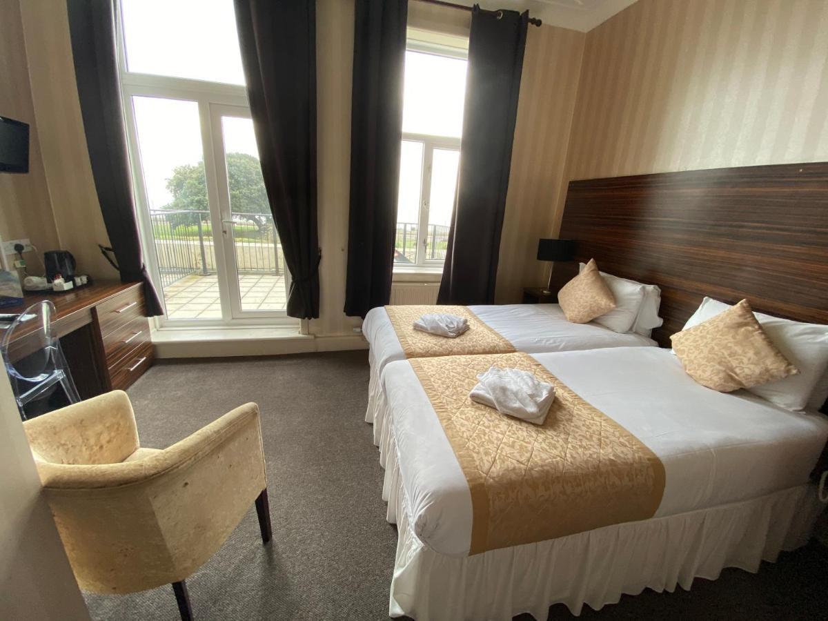 The Ocean View Hotel Борнмът Екстериор снимка